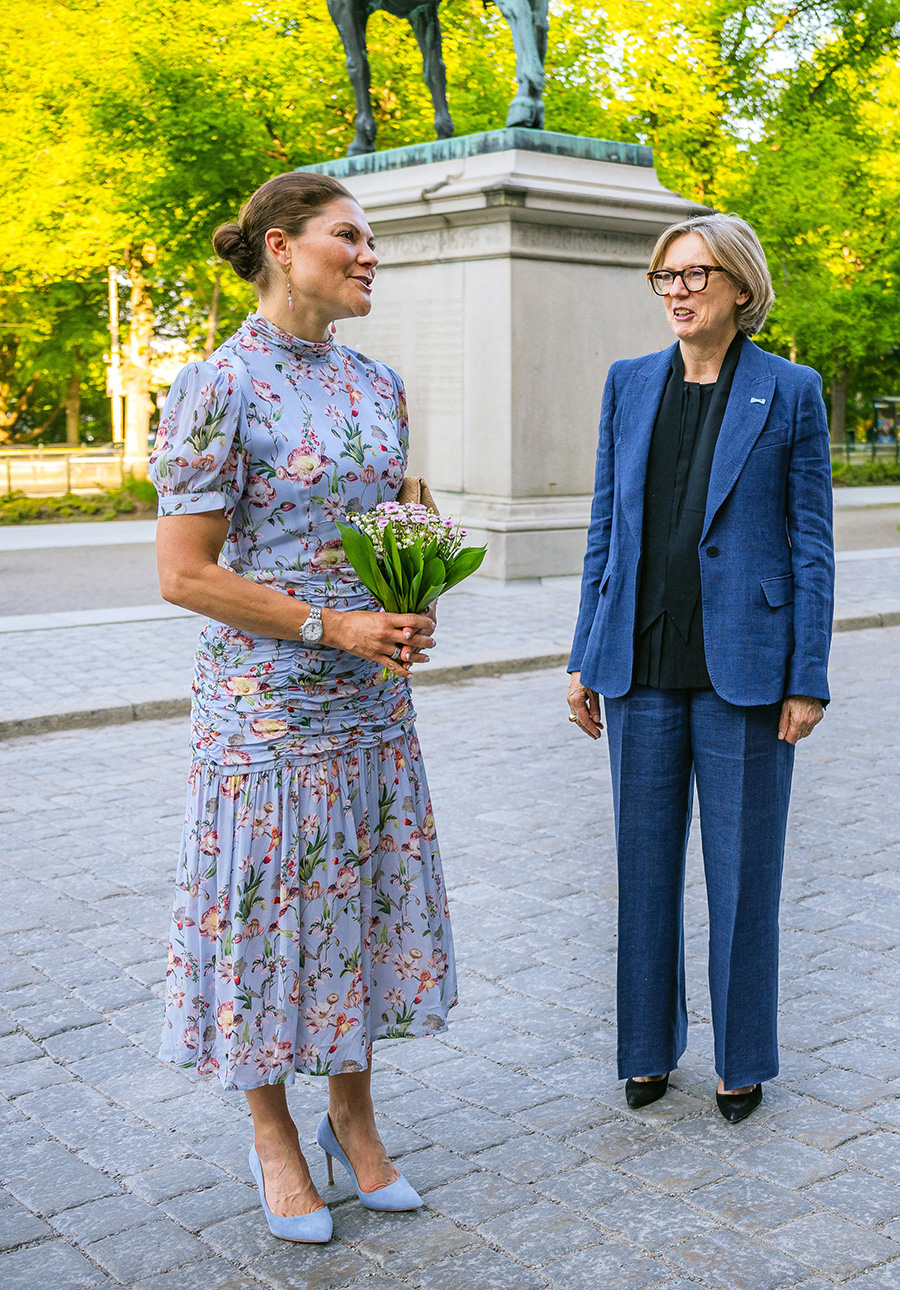 bild-extra: victorias somriga modelook hyllas av britterna 3 Bild-Extra: Victorias somriga modelook hyllas av britterna