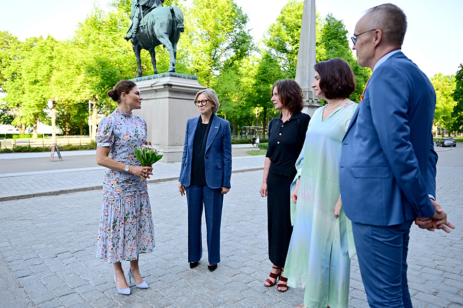 bild-extra: victorias somriga modelook hyllas av britterna 4 Bild-Extra: Victorias somriga modelook hyllas av britterna