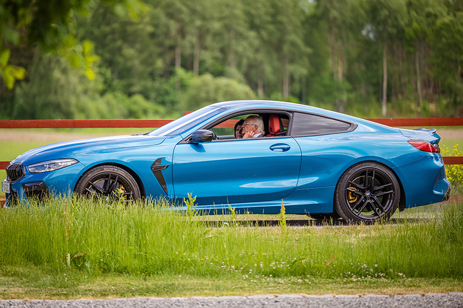 bild-extra: här fräser kungen runt med lyxiga sportbilen 1 Bild-Extra: Här fräser kungen runt med lyxiga sportbilen