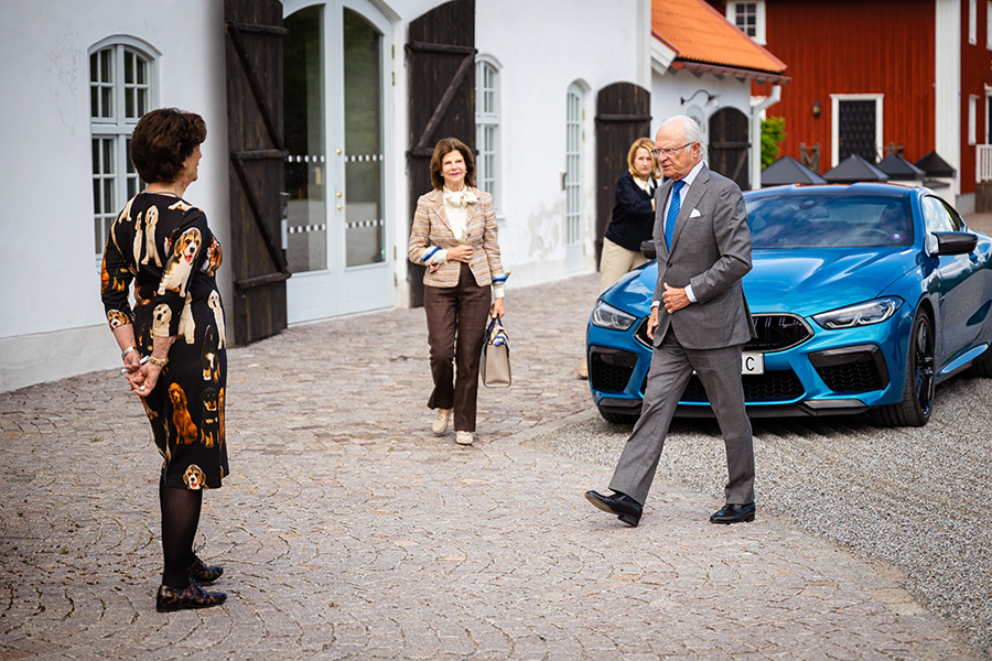 bild-extra: här fräser kungen runt med lyxiga sportbilen 2 Bild-Extra: Här fräser kungen runt med lyxiga sportbilen