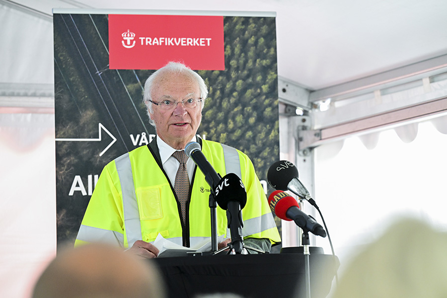 första bilderna på kungen efter vilda raseriet i stenungsund 3 Första bilderna på kungen efter vilda raseriet i Stenungsund