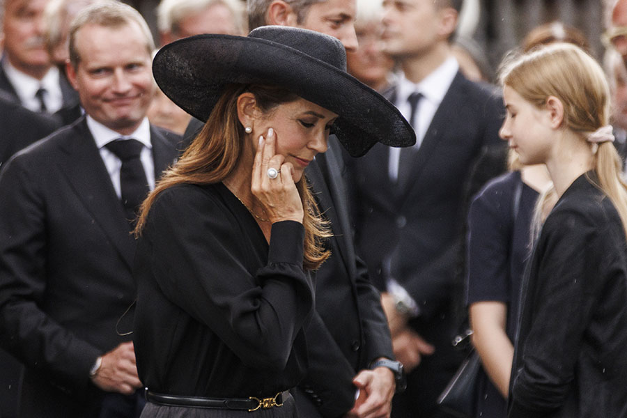 oroväckande bilder: drottning mary otäckt skadad i ansiktet 3 Oroväckande bilder: Drottning Mary otäckt skadad i ansiktet