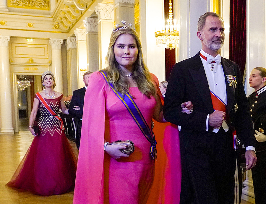 victorias guddotter i otäckt drama – drog vapen i utlandet 2 Victorias guddotter i otäckt drama – drog vapen i utlandet