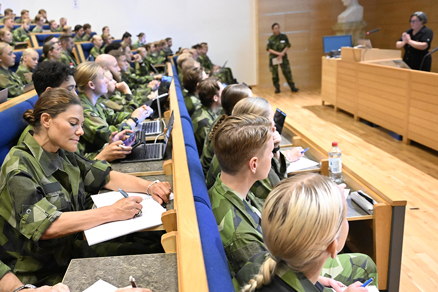 bild-extra: victorias militära utbildning i skolbänken 4 Bild-Extra: Victorias militära utbildning i skolbänken