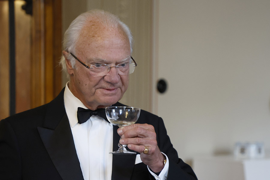 kritiken mot kungen efter miljonregnet: "måste granskas!" 1 Kritiken mot kungen efter miljonregnet: "Måste granskas!"