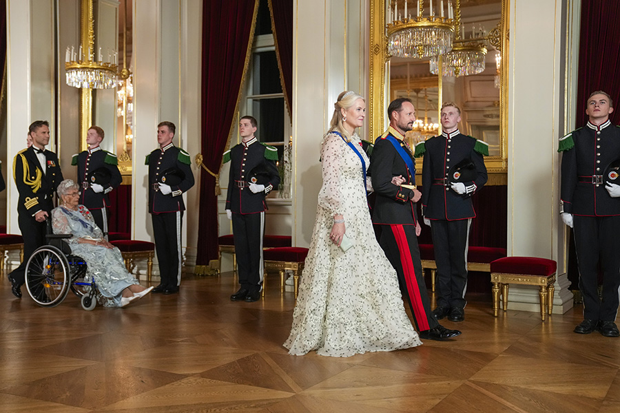 mette-marit skapar förvirring och kaos i norge efter lyxfesten 4 Mette-Marit skapar förvirring och kaos i Norge efter lyxfesten