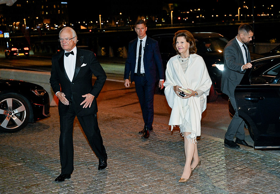 kungen och silvia såg okänd prins mitt i stockholms city 1 Kungen och Silvia såg okänd prins mitt i Stockholms city