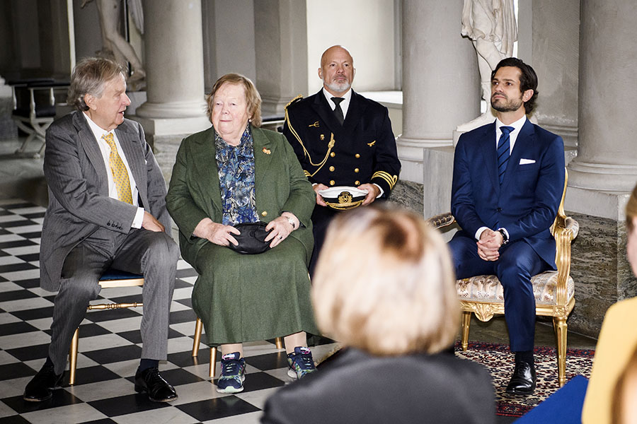 kungens mysiga träff med miljardärskvinnan på slottet 3 Kungens mysiga träff med miljardärskvinnan på slottet