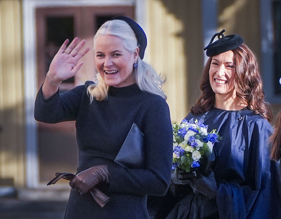 mette-marit ler och vinkar – sonen marius riskerar fängelse 5 Mette-Marit ler och vinkar – sonen Marius riskerar fängelse