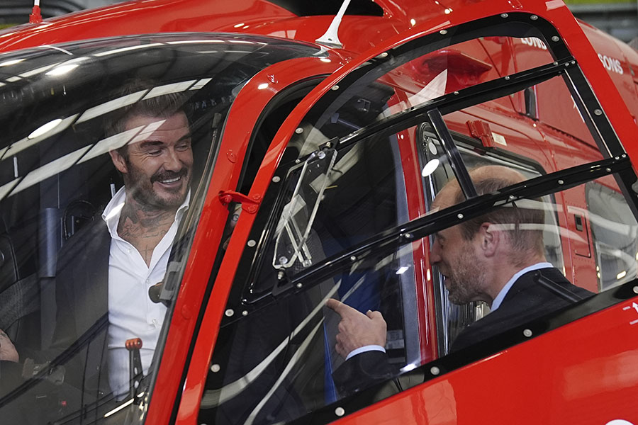 bild-extra: prins william på flygtur med david beckham 2 Bild-Extra: Prins William på flygtur med David Beckham