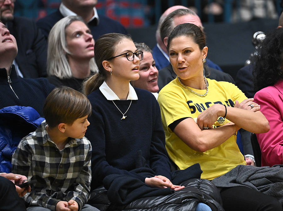 Victorias glädje med familjen under blågula basketmiraklet